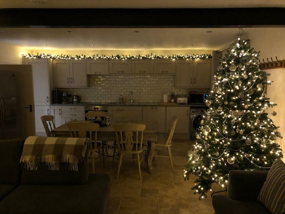 Camerton Inn Cottage บาธ ภายนอก รูปภาพ